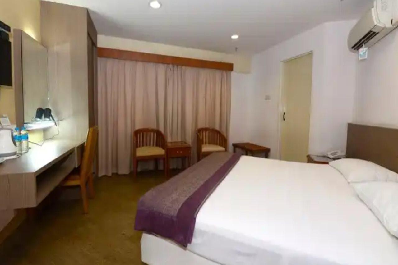 Oyo 106 Beach Hotel Singapura Exterior foto
