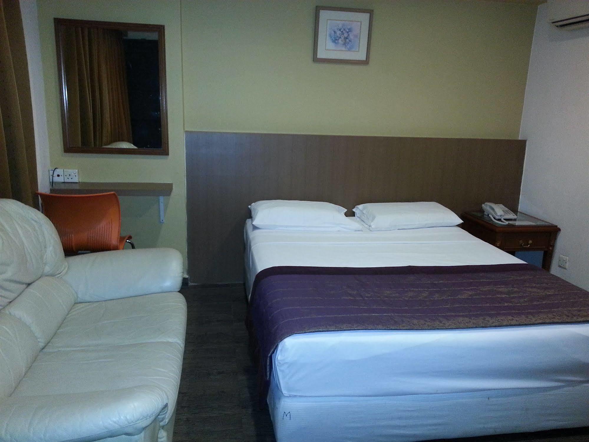 Oyo 106 Beach Hotel Singapura Exterior foto